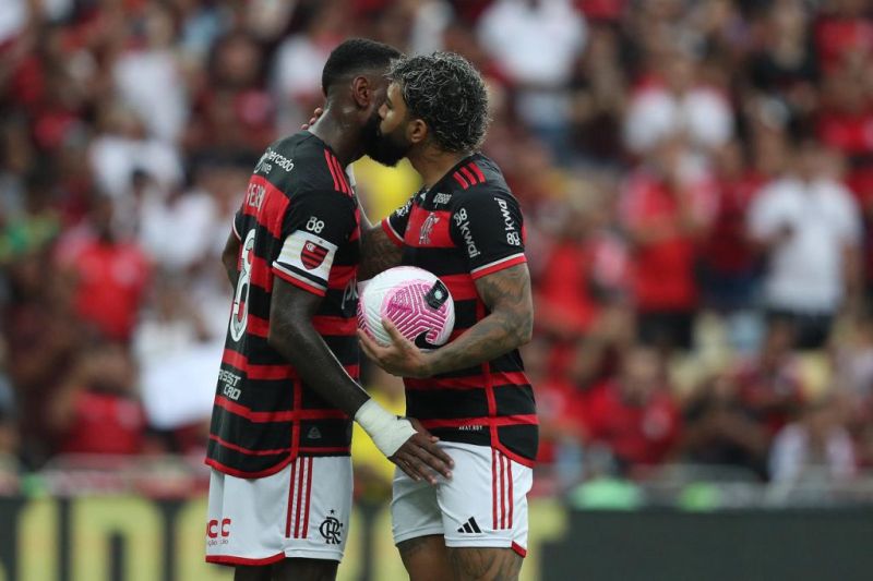 Gabigol comemora gol com Gerson. Photo by Wagner Meier/Getty Images