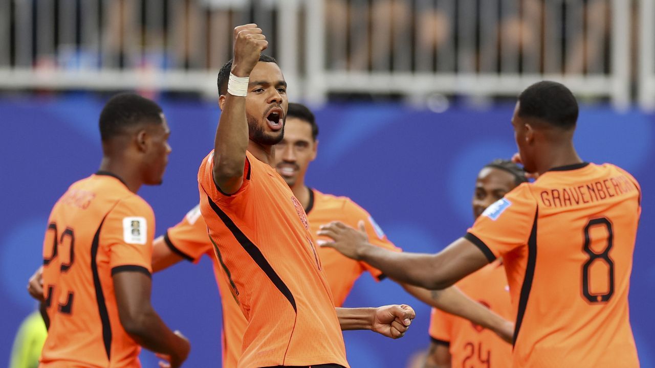Holanda goleia Suécia e bate marca histórica em Copas