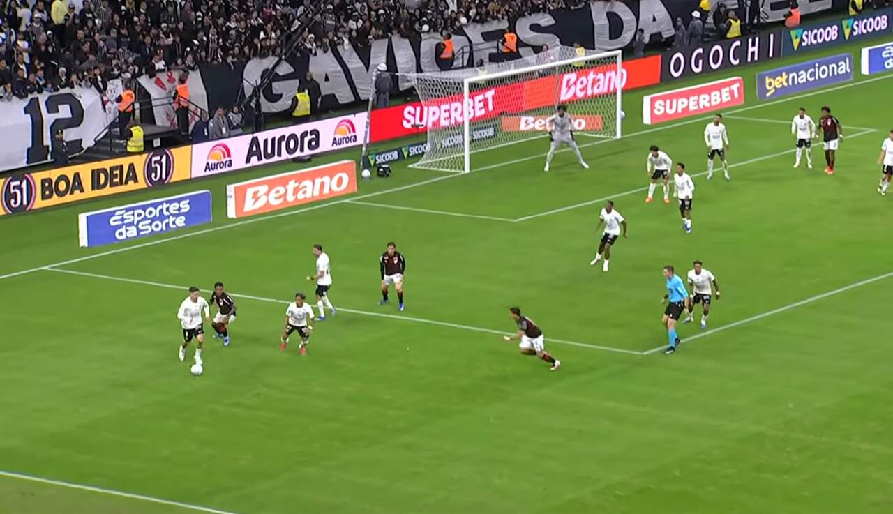 Corinthians empata com o Athletico e estaciona na tabela