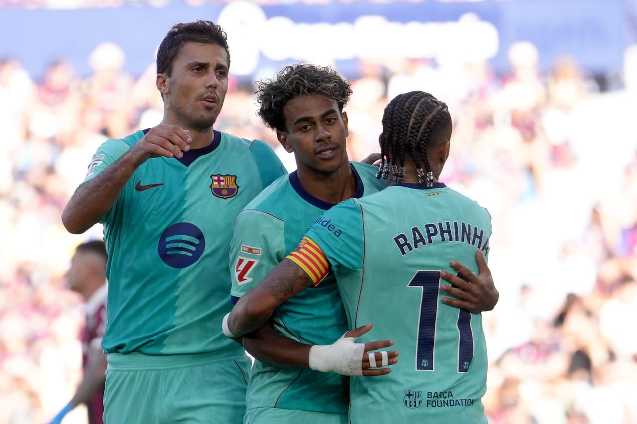 Com dois gols de Yamal, Barcelona vence Levante Com dois gols de Yamal, Barcelona vence Levante