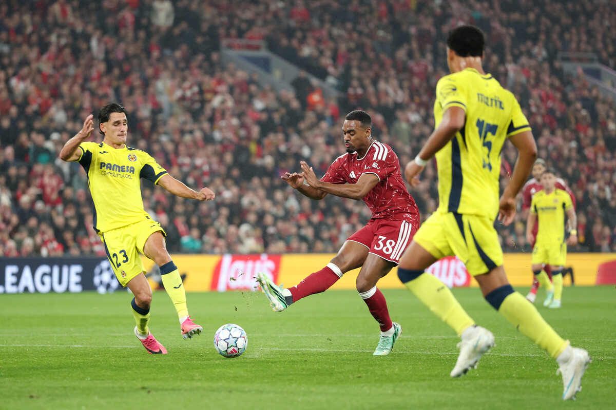 Liverpool sai atrás e busca a virada diante do Villarreal Liverpool sai atrás e busca a virada diante do Villarreal