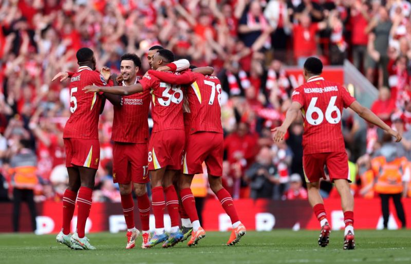 Liverpool atropela o Tottenham e volta a conquistar a Premier League