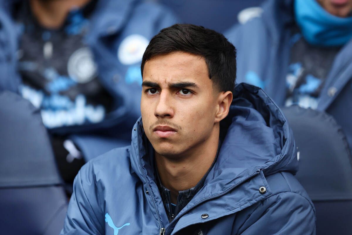 Manchester City encaminha empréstimo de Vitor Reis para clube espanhol