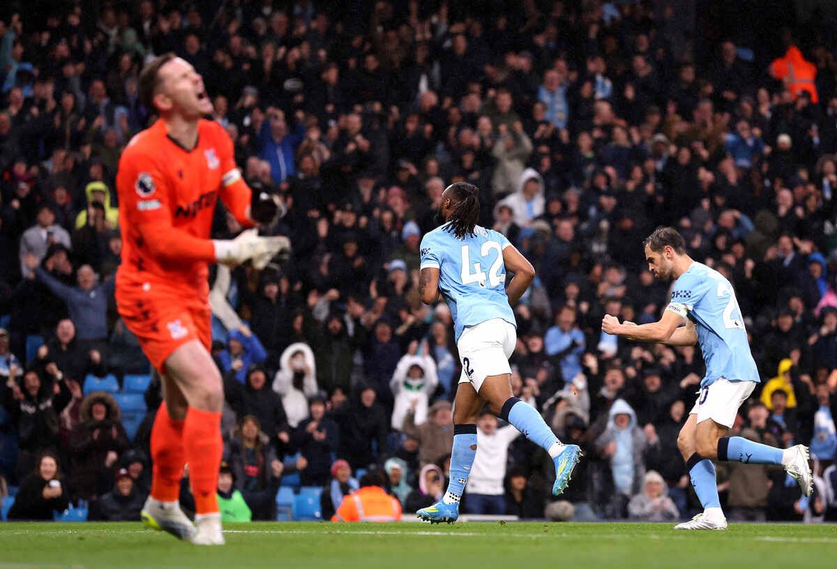 City vence o Crystal Palace e coloca fogo na briga pelo título da Premier League