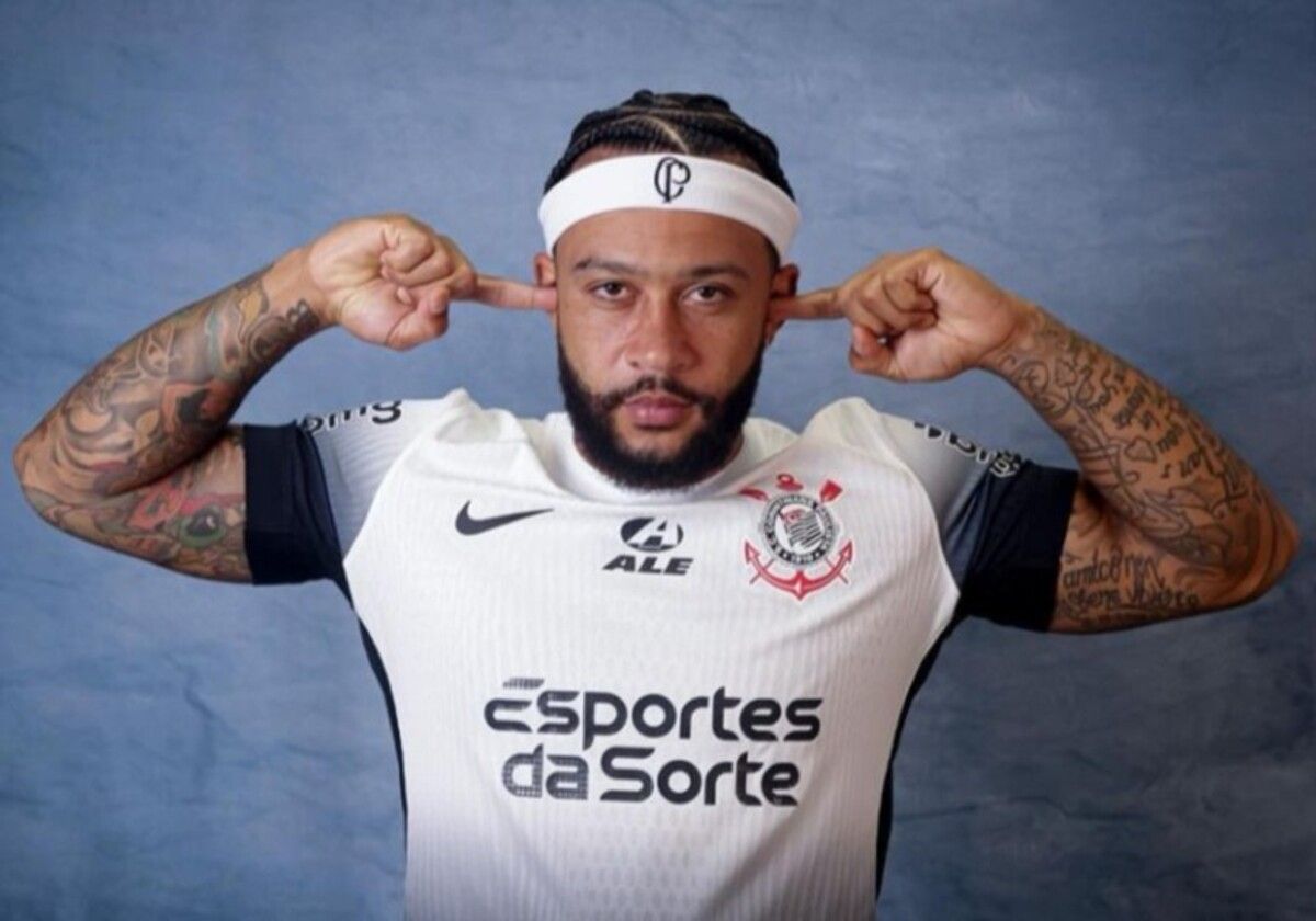 Depay desabafa contra a imprensa e promete falar: "Tomem cuidado"