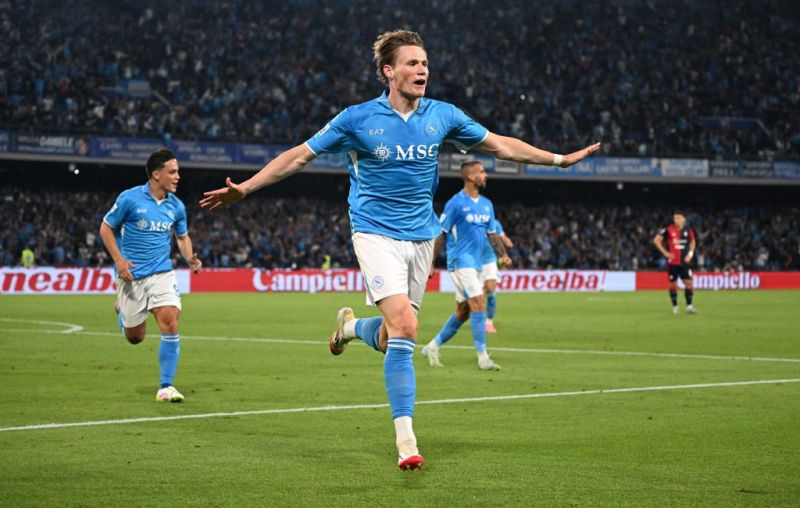 Napoli confirma favoritismo, vence o Cagliari e conquista o tetracampeonato italiano