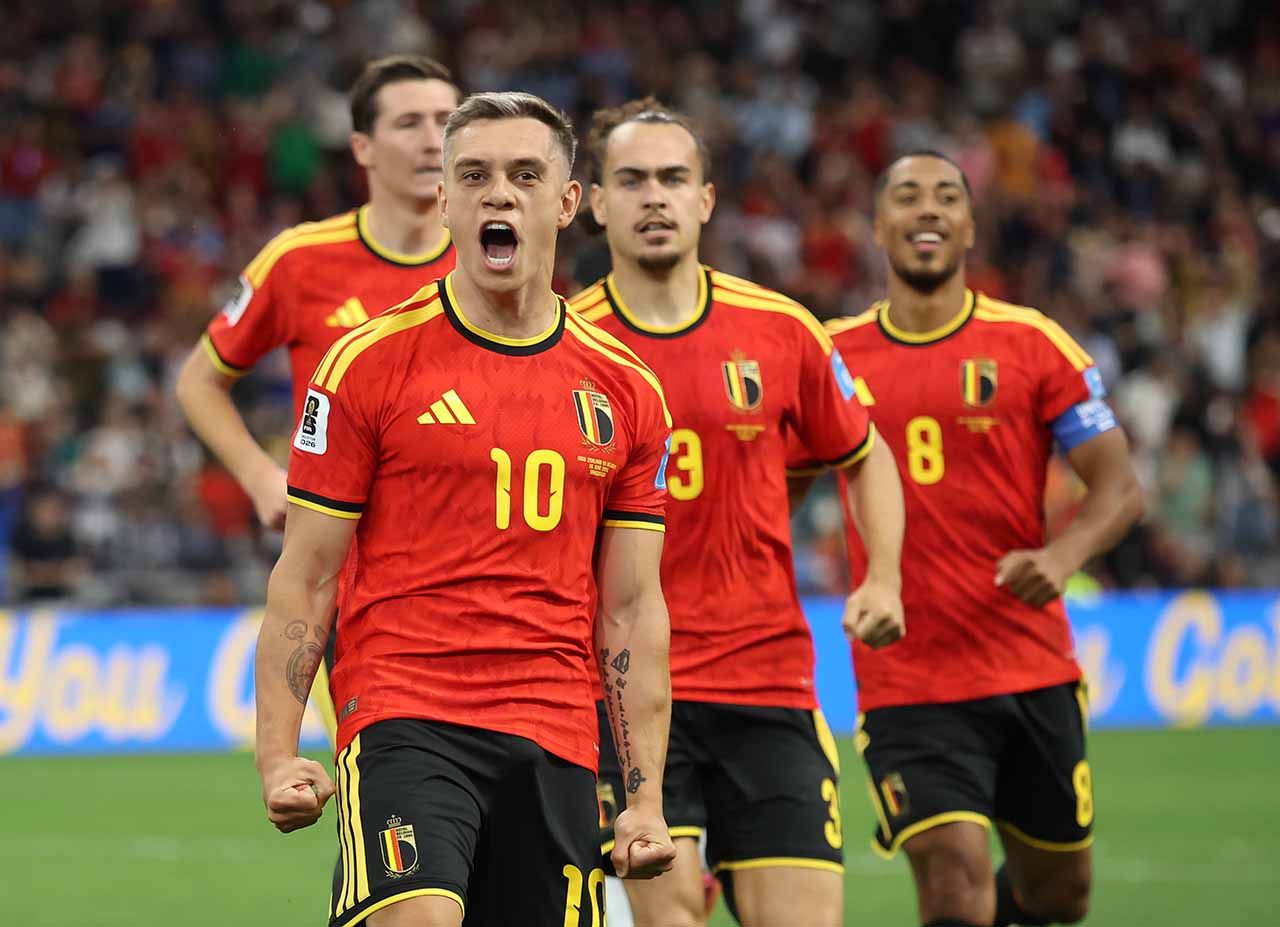 Com brilho de Trossard, Bélgica goleia e se classifica 