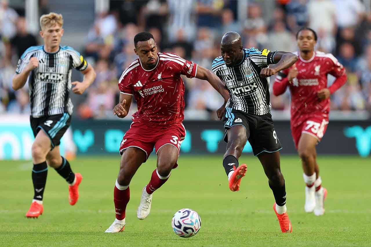 Liverpool arranca empate com o Newcastle no último lance Liverpool arranca empate com o Newcastle no último lance