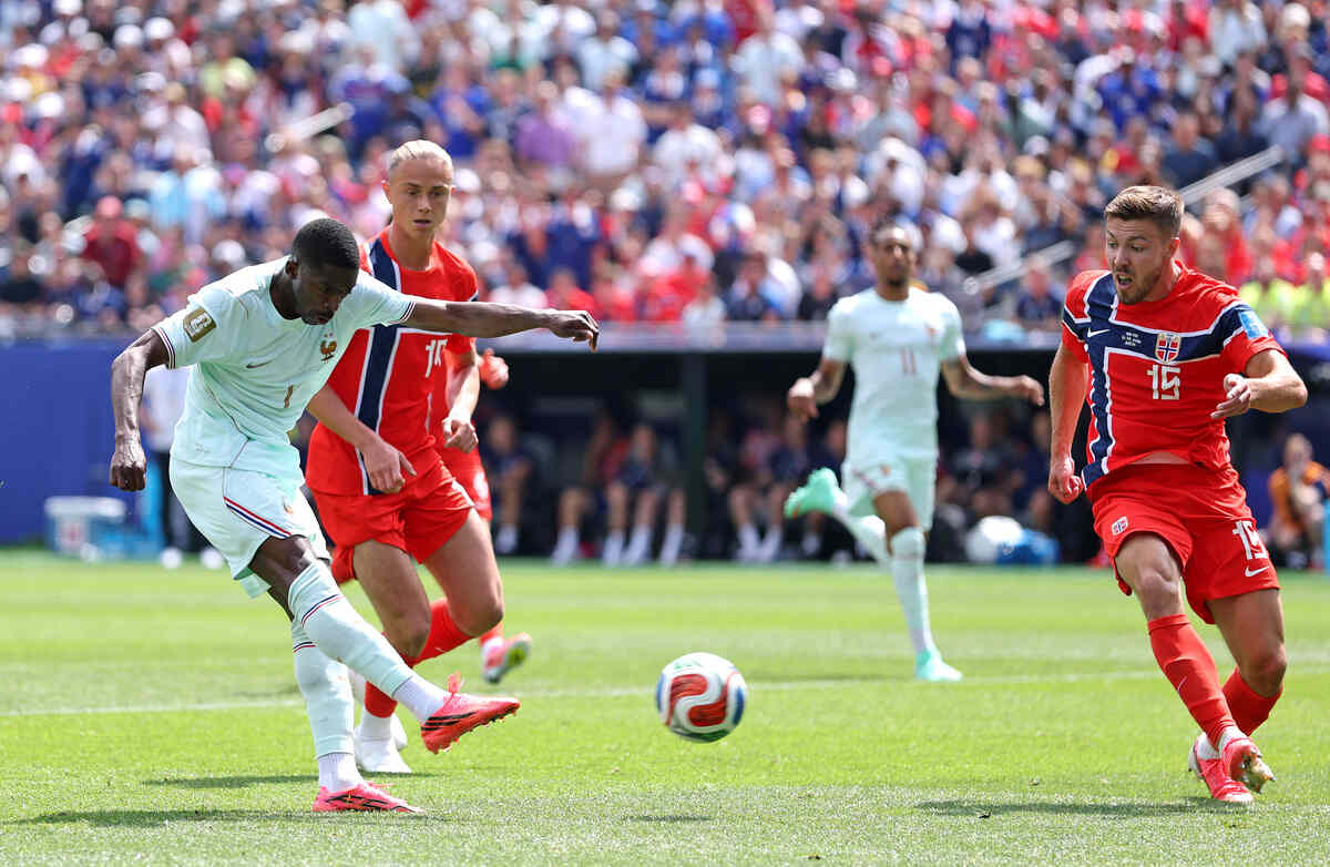 Dembélé faz hat-trick e França goleia a Noruega 