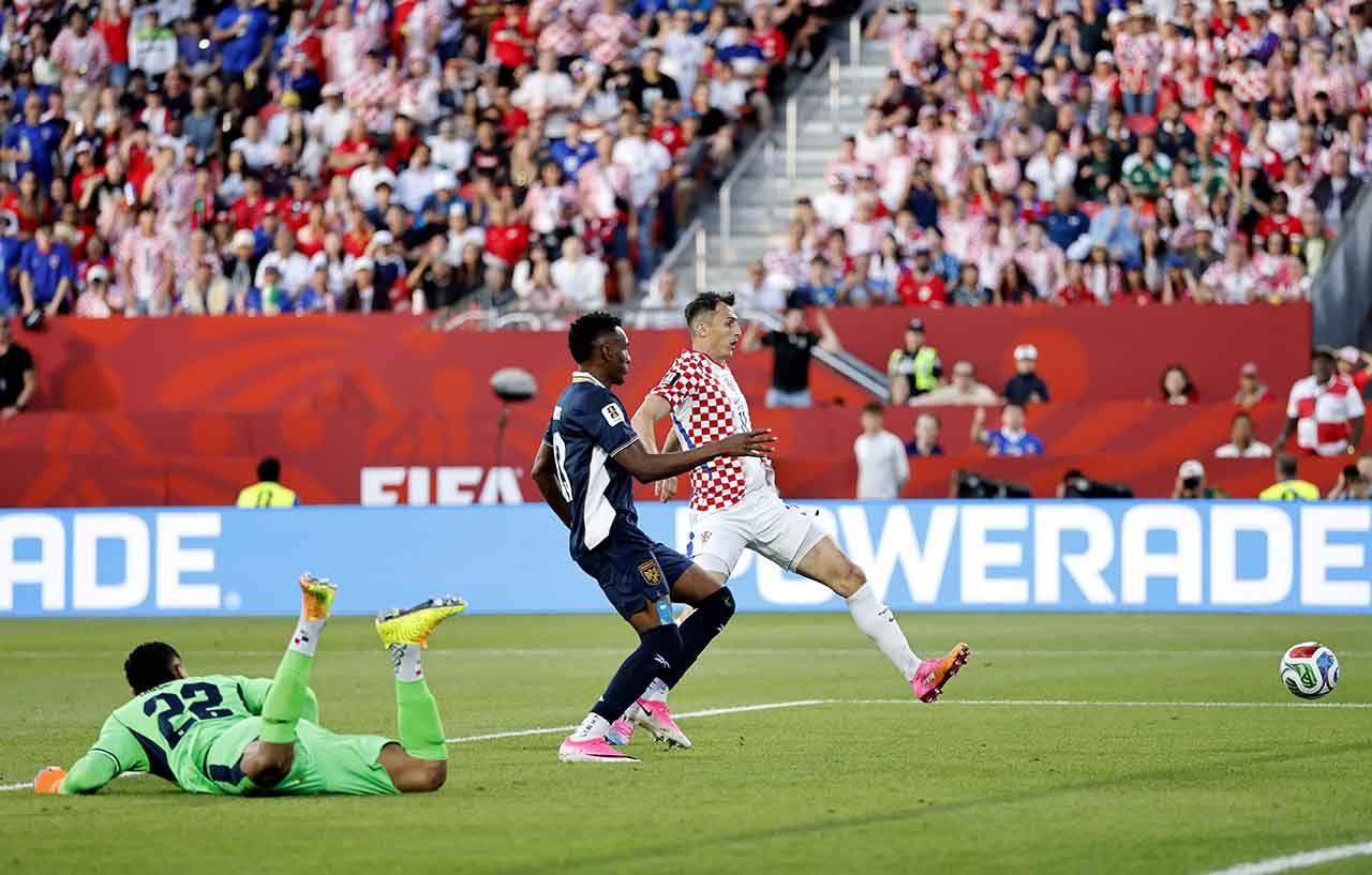 Croácia derrota o Panamá e respira na Copa Croácia derrota o Panamá e respira na Copa