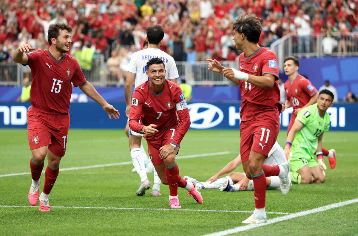Cristiano Ronaldo faz história e comanda goleada de Portugal sobre o Uzbequistão Cristiano Ronaldo faz história e comanda goleada de Portugal sobre o Uzbequistão
