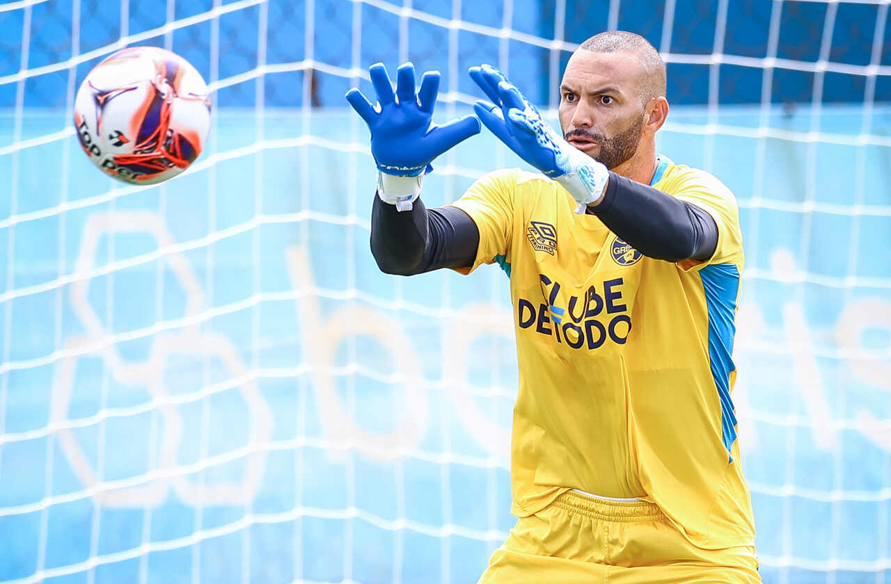 Convocação de Weverton por Ancelotti renderá dinheiro ao Grêmio