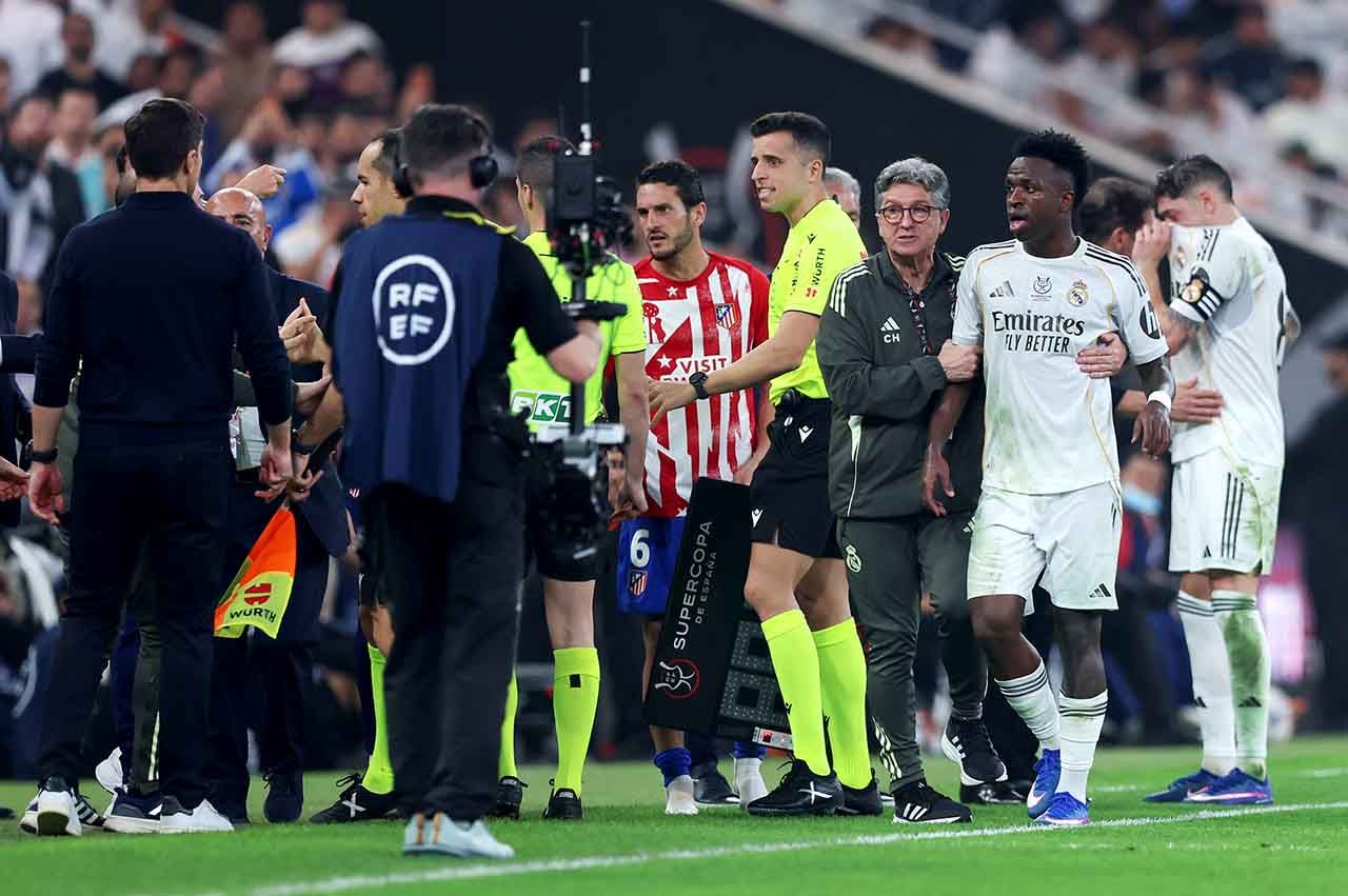 Simeone pede desculpas a Vini Jr: "Não fui bem"