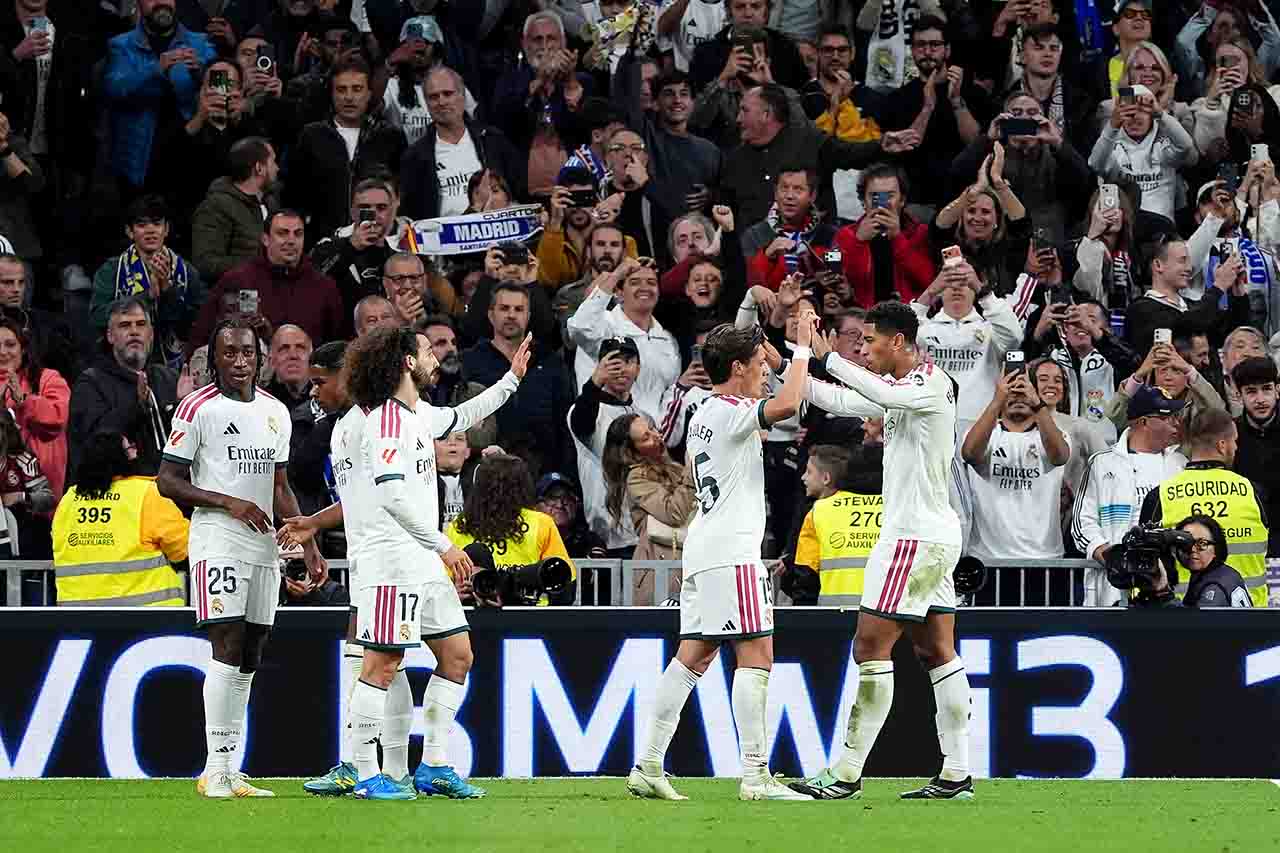 Real Madrid vence Sevilla com dois de Mbappé e sobe na tabela Real Madrid vence Sevilla com dois de Mbappé e sobe na tabela