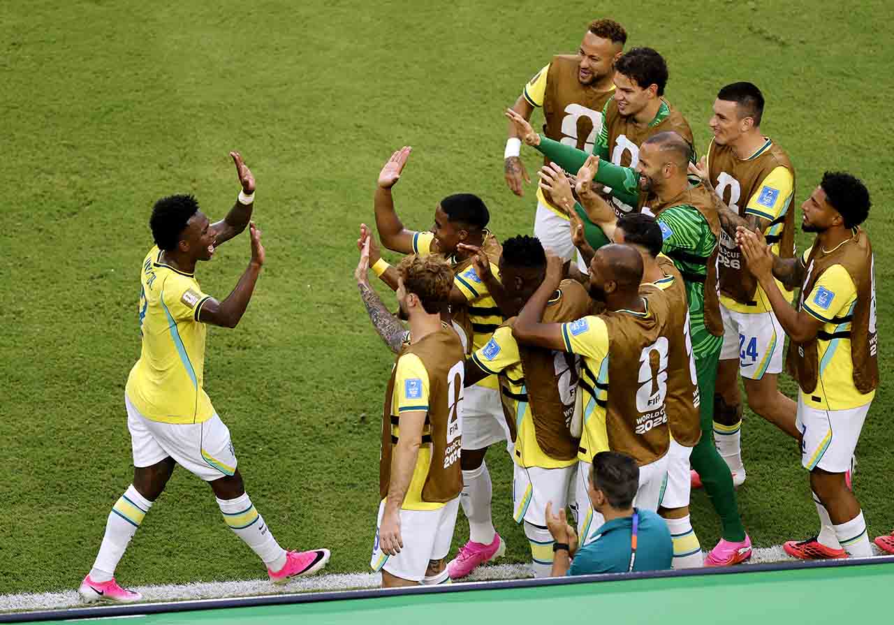 Vini Jr revela promessa de Ancelotti: ''Pagaria um presente''