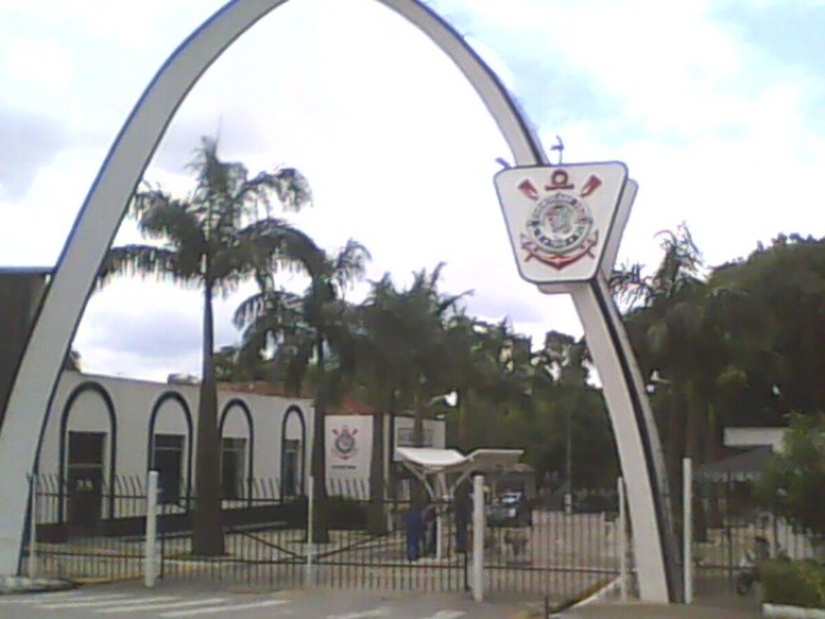 MP investiga uso indevido de cartões em gestões antigas do Corinthians