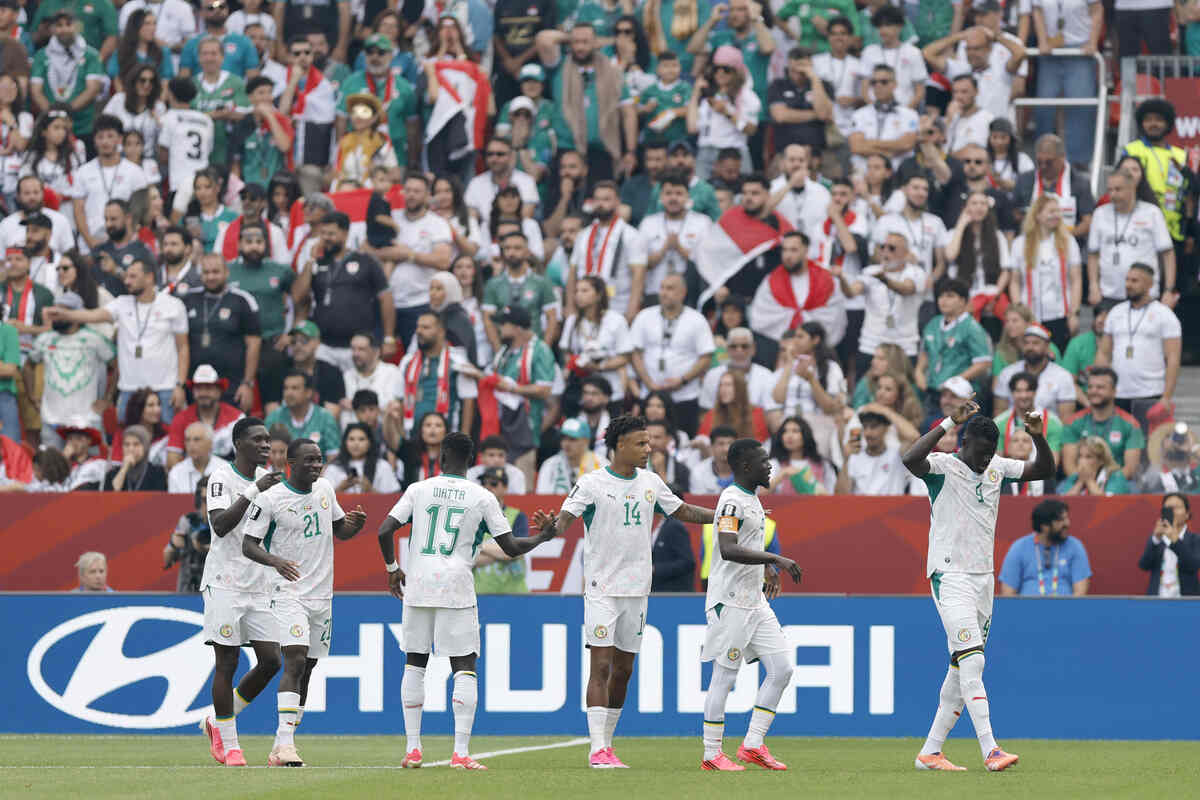 Senegal goleia o Iraque e pode avançar na Copa