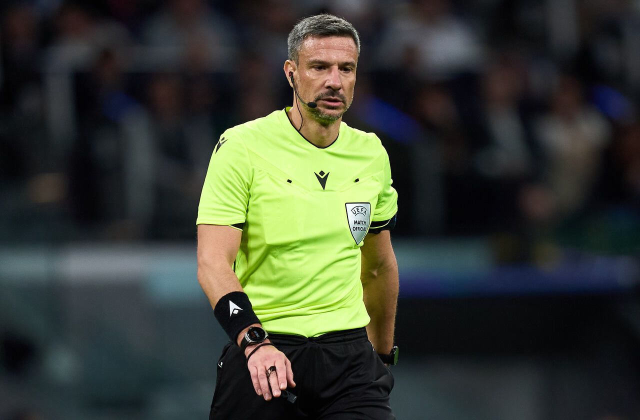 Fifa define árbitro esloveno para estreia do Brasil na Copa Fifa define árbitro esloveno para estreia do Brasil na Copa