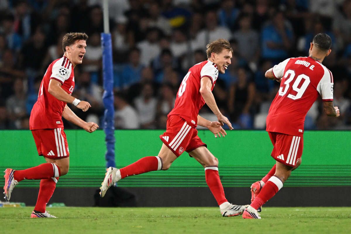 Arsenal vence Napoli e estreia com vitória na Champions