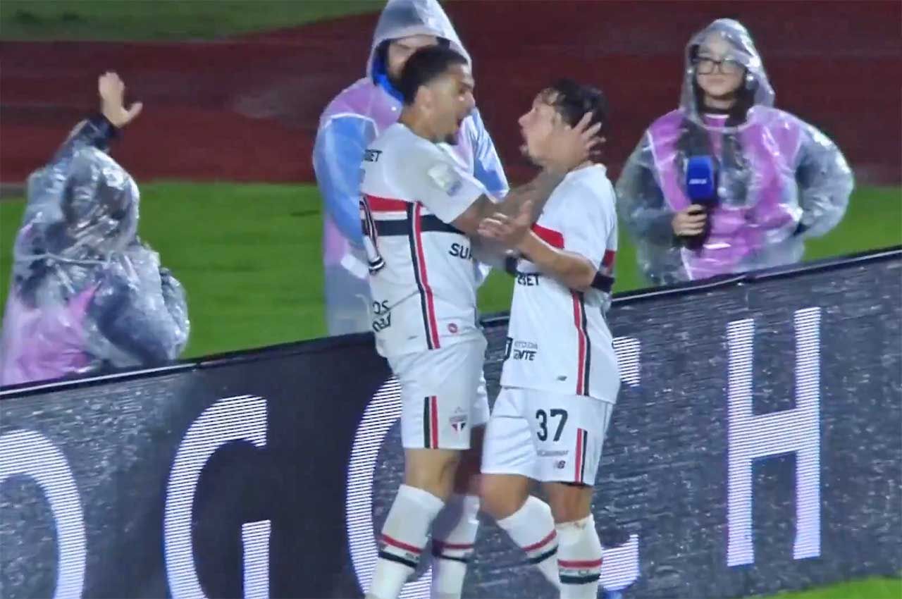 São Paulo encerra invencibilidade do Atlético-MG São Paulo encerra invencibilidade do Atlético-MG
