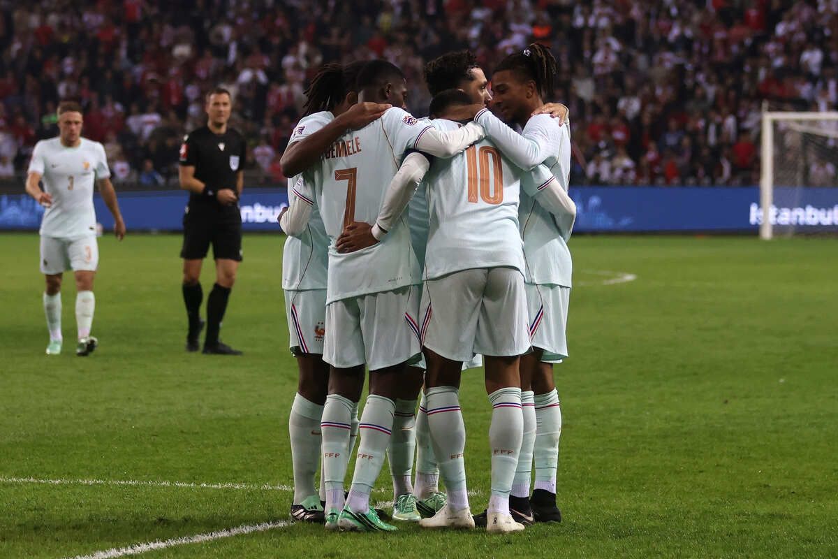 Mbappé marca, sai lesionado e França vence Turquia Mbappé marca, sai lesionado e França vence Turquia
