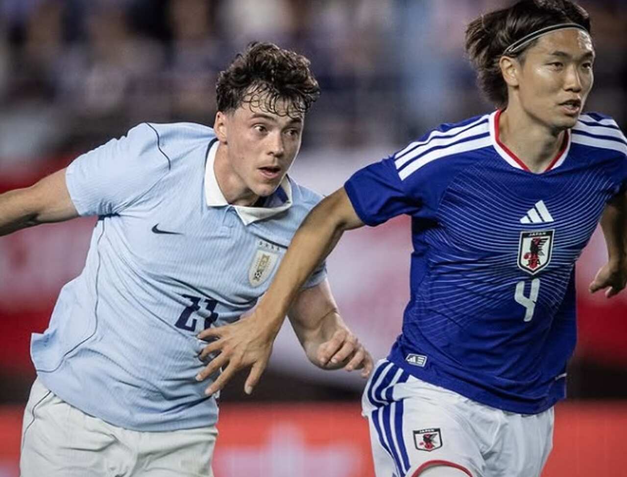 Japão derrota o Uruguai na estreia de Forlán