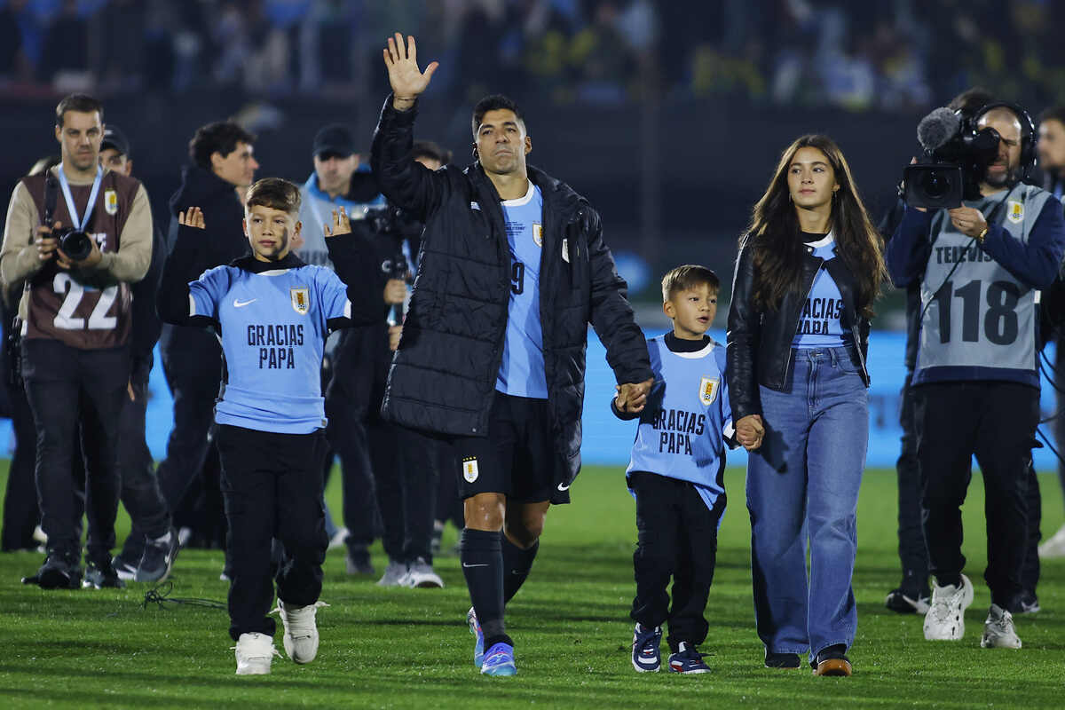 Técnico do Uruguai explica o motivo de não ter levado Suárez