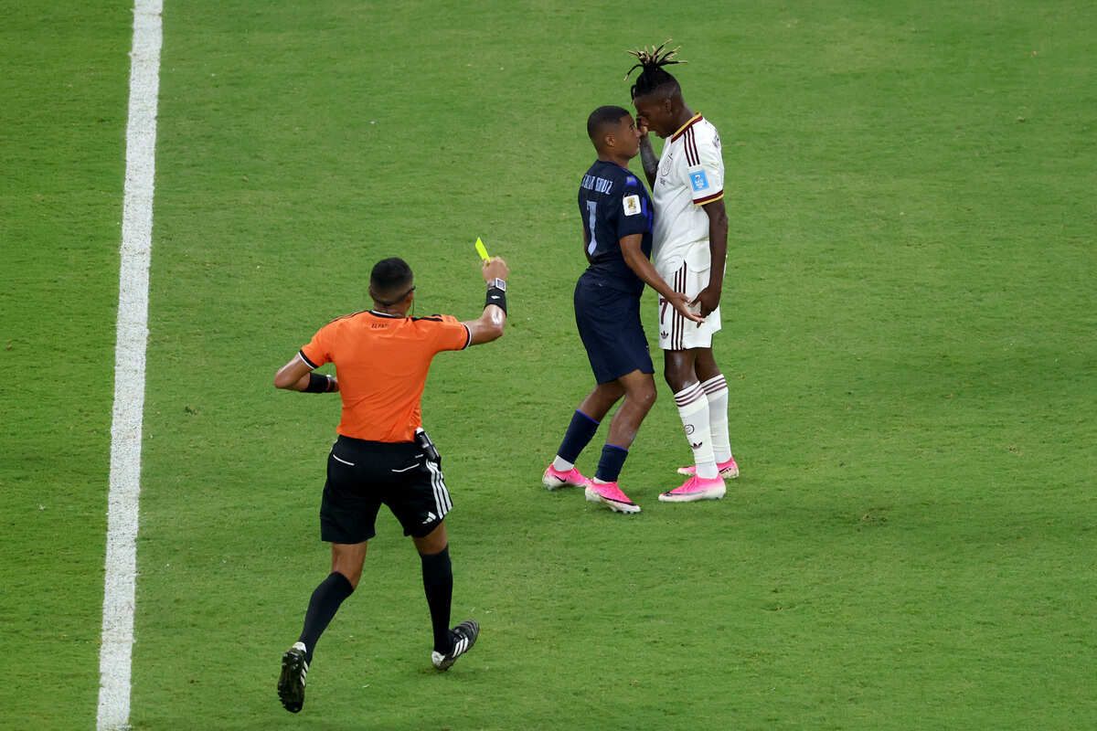 Nico Williams crítica uruguaio do Flamengo após lesão