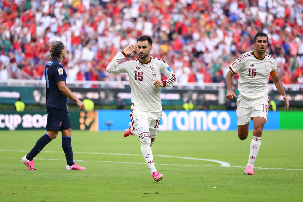 Espanha vence e elimina o Uruguai na fase de grupos