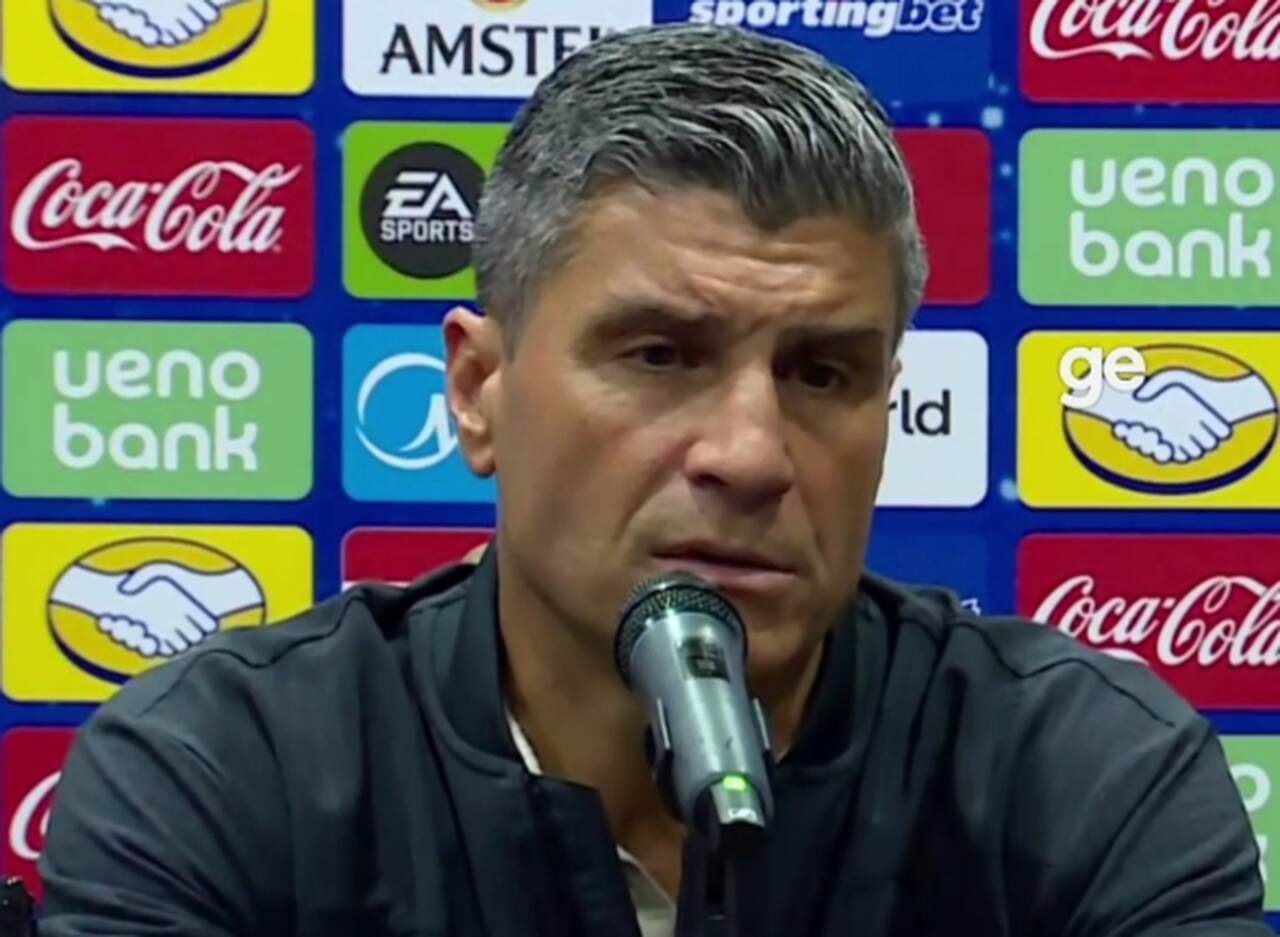 Pedro Emanuel estende a mão a Léo Jardim: "Não vou abandonar"