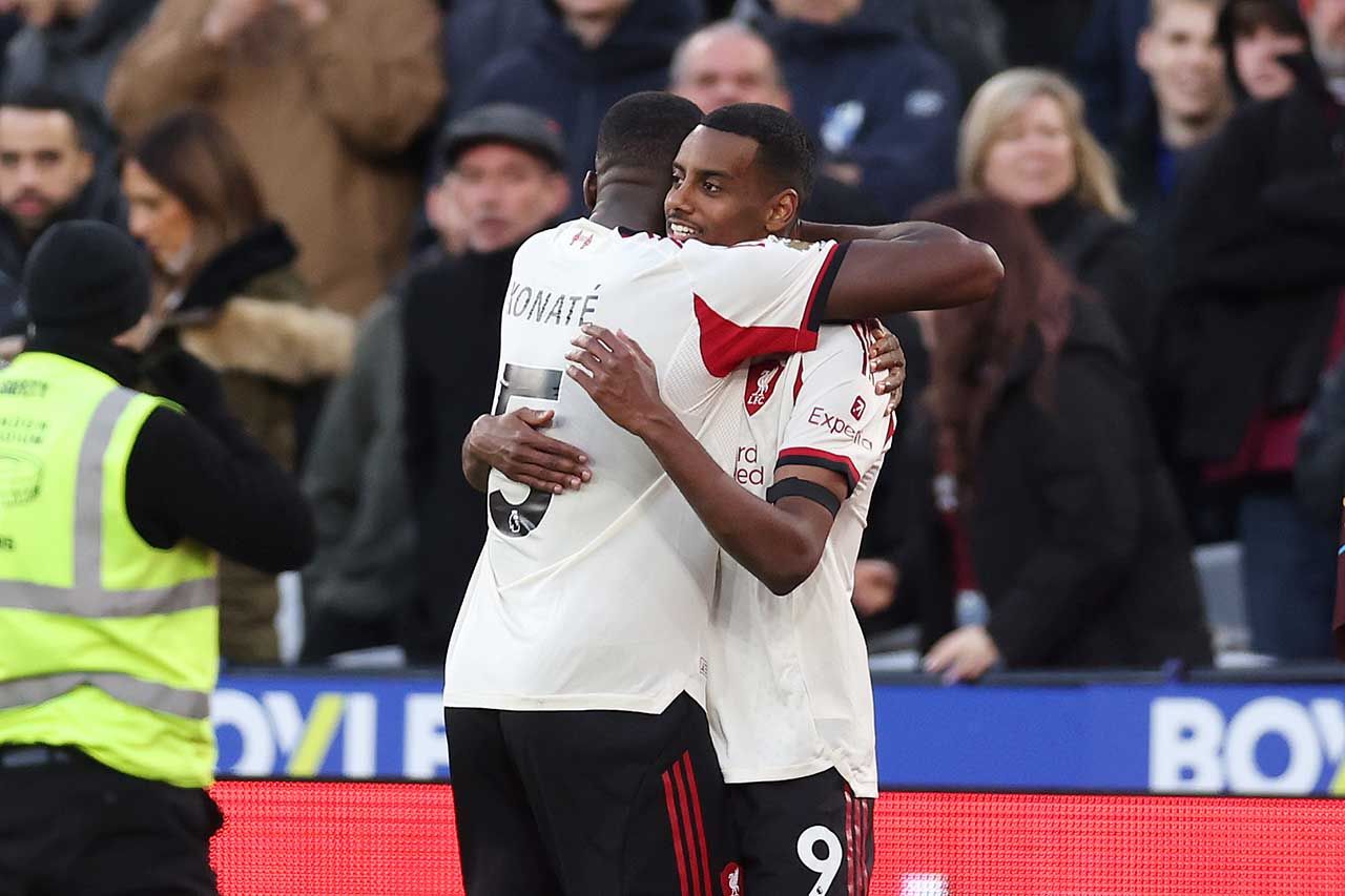 Em duelo marcado por expulsão de Paquetá, Liverpool bate o West Ham pela Premier League