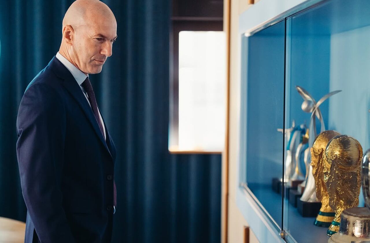 França anuncia contratação do técnico Zidane